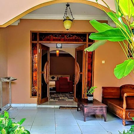 Ada Waktu Homestay Jejeran エクステリア 写真